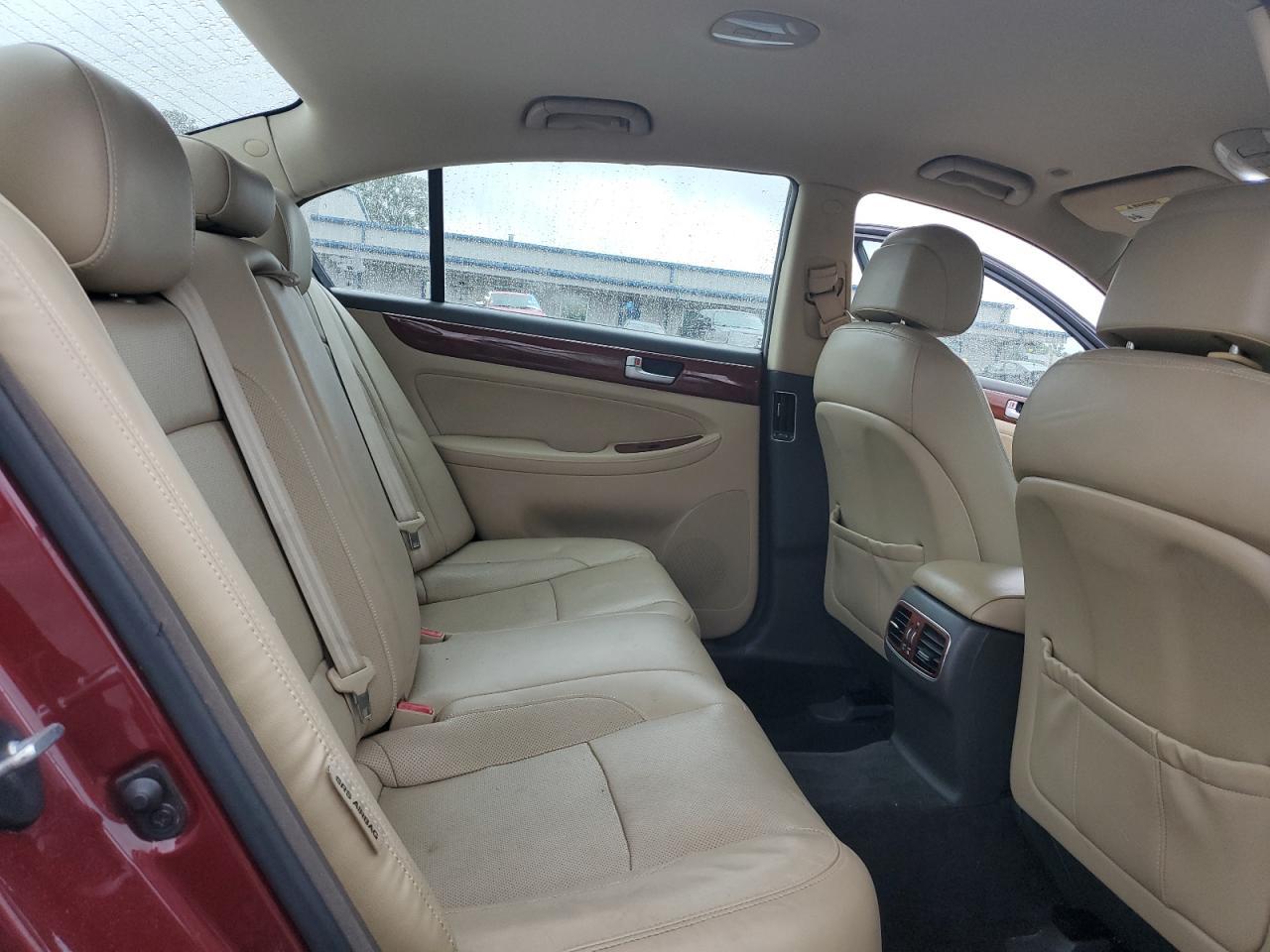 2013 HYUNDAI GENESIS