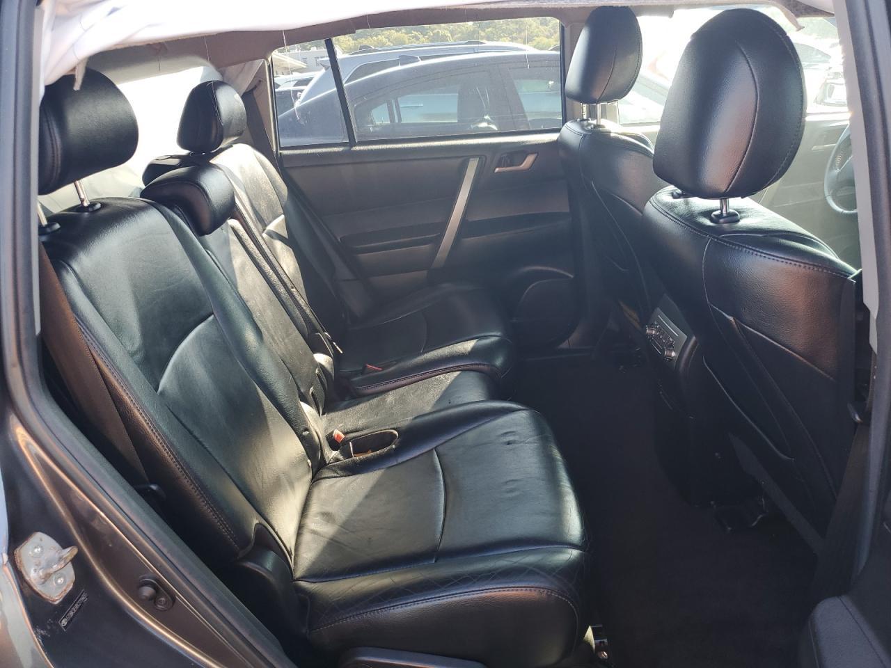 2012 TOYOTA HIGHLANDER
