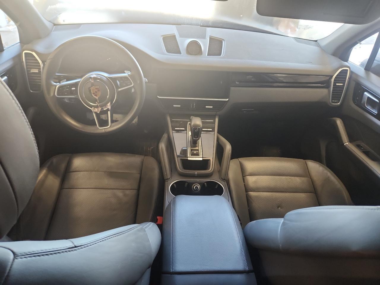 2019 PORSCHE CAYENNE