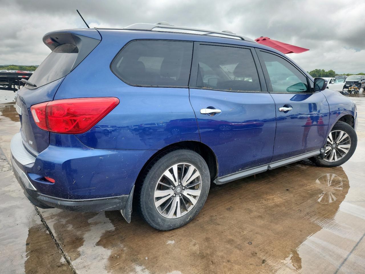 2017 NISSAN PATHFINDER