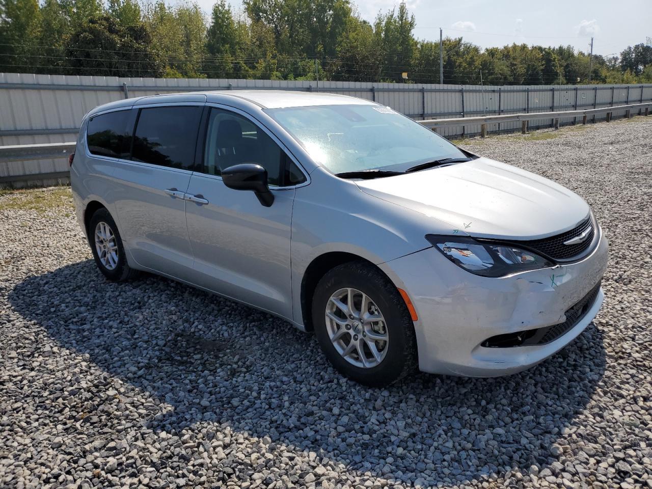2024 CHRYSLER Voyager