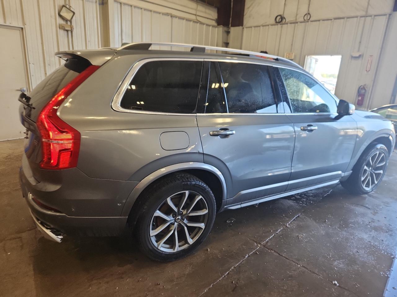 2017 VOLVO XC90