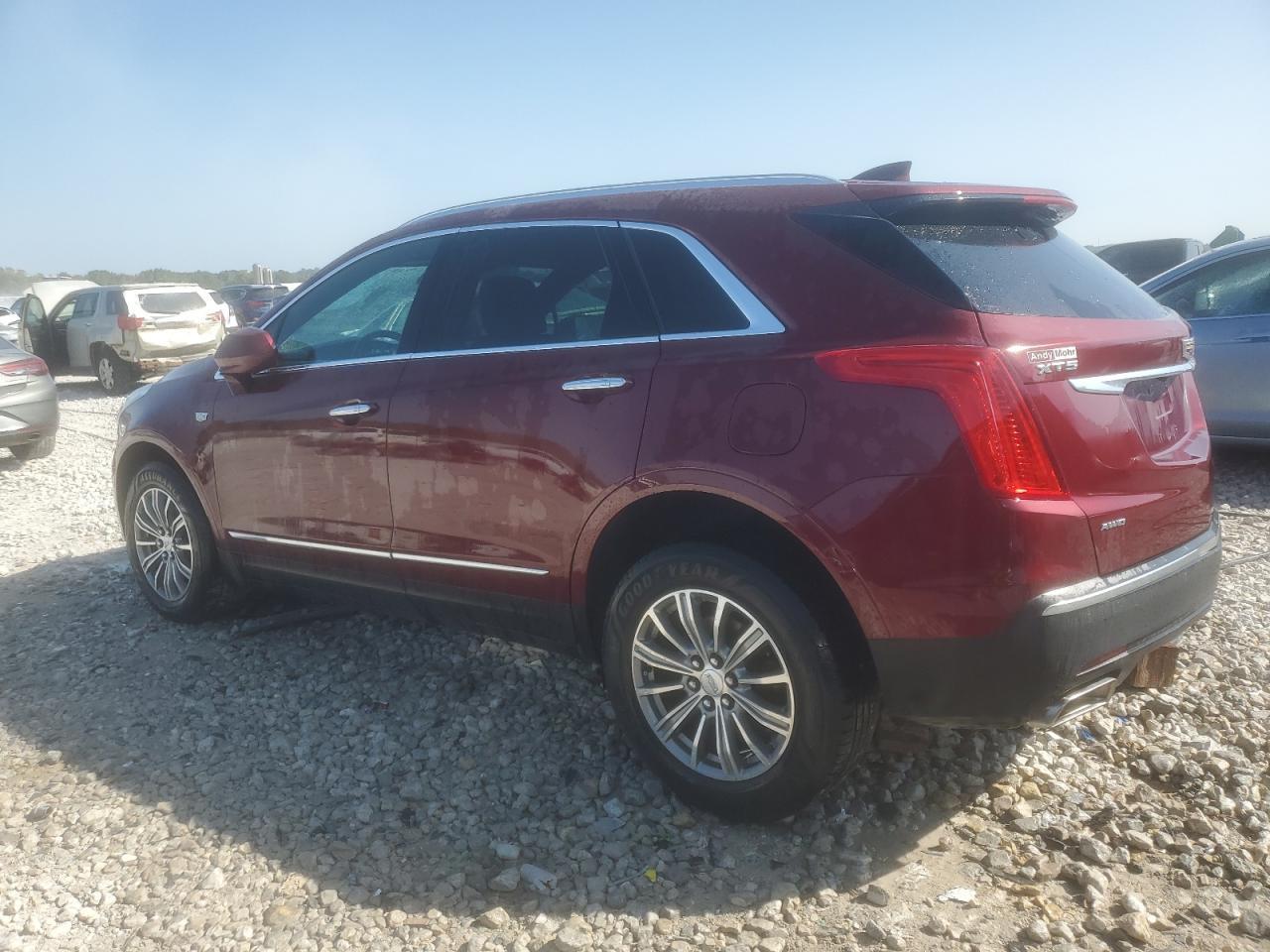 2017 CADILLAC XT5