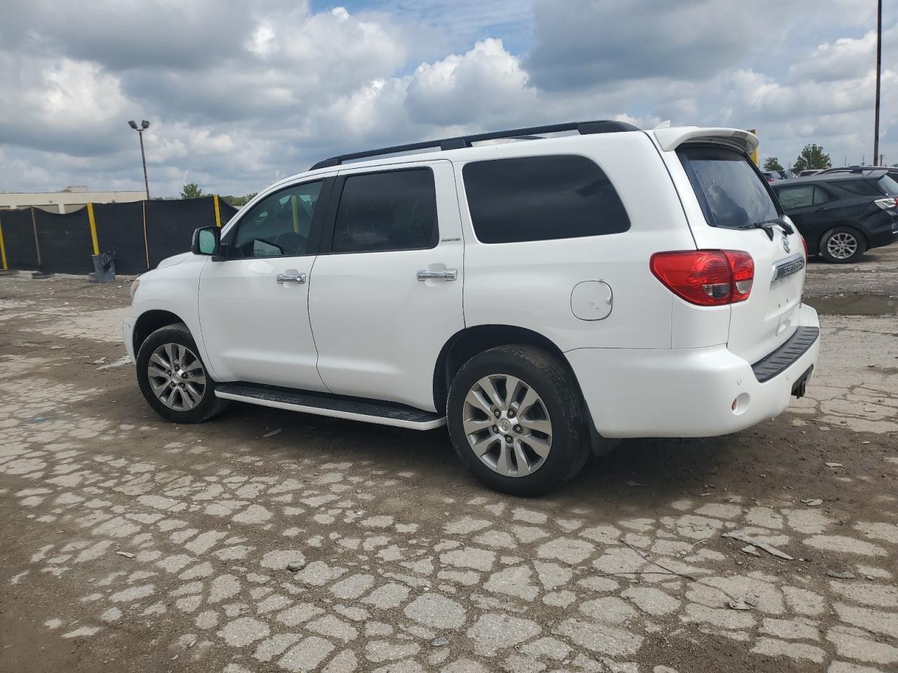 2013 TOYOTA Sequoia