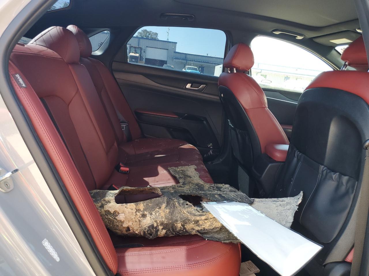2022 KIA K5