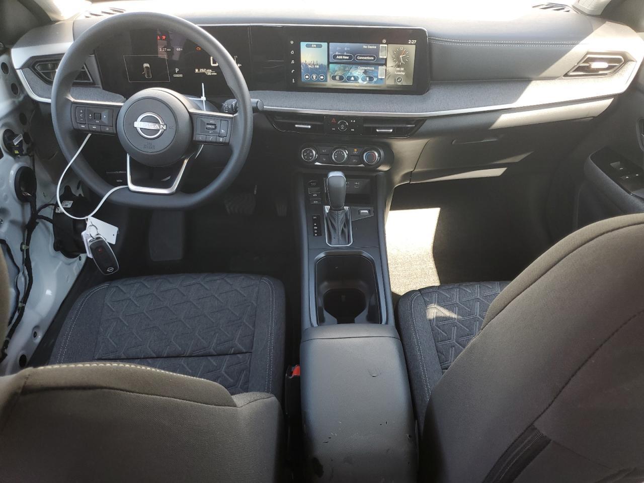 2025 NISSAN KICKS