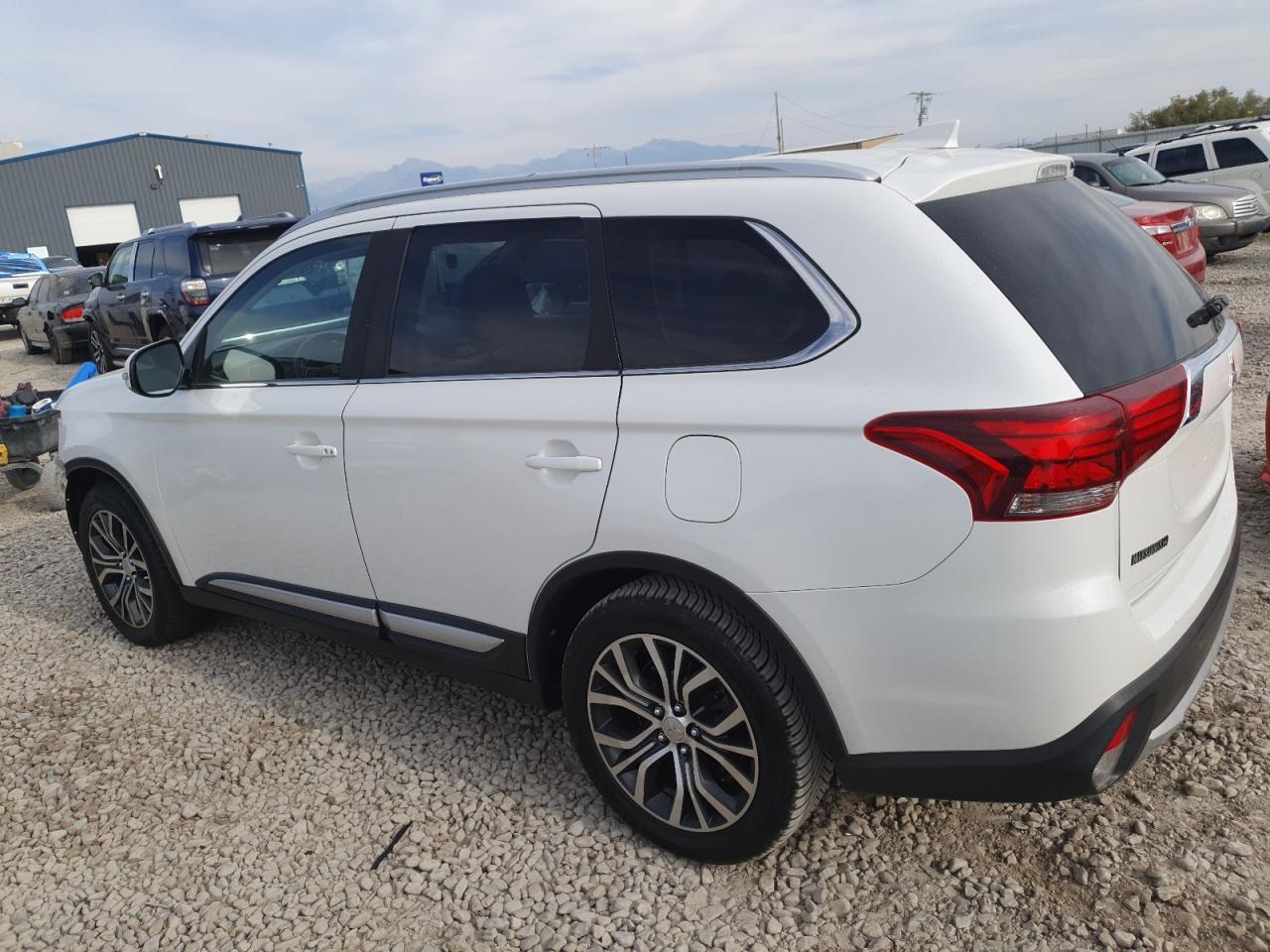 2017 MITSUBISHI outlander