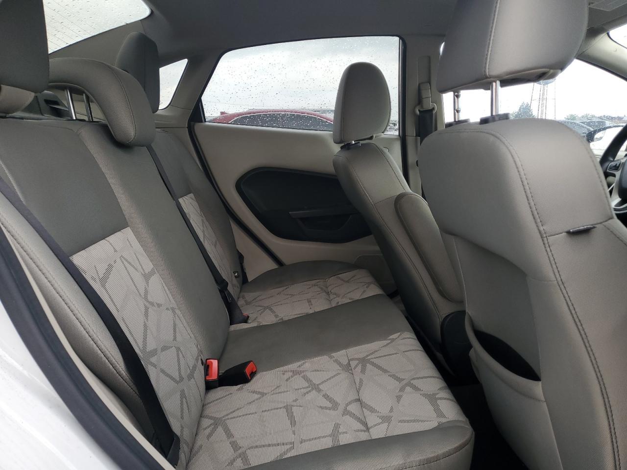 2013 FORD Fiesta