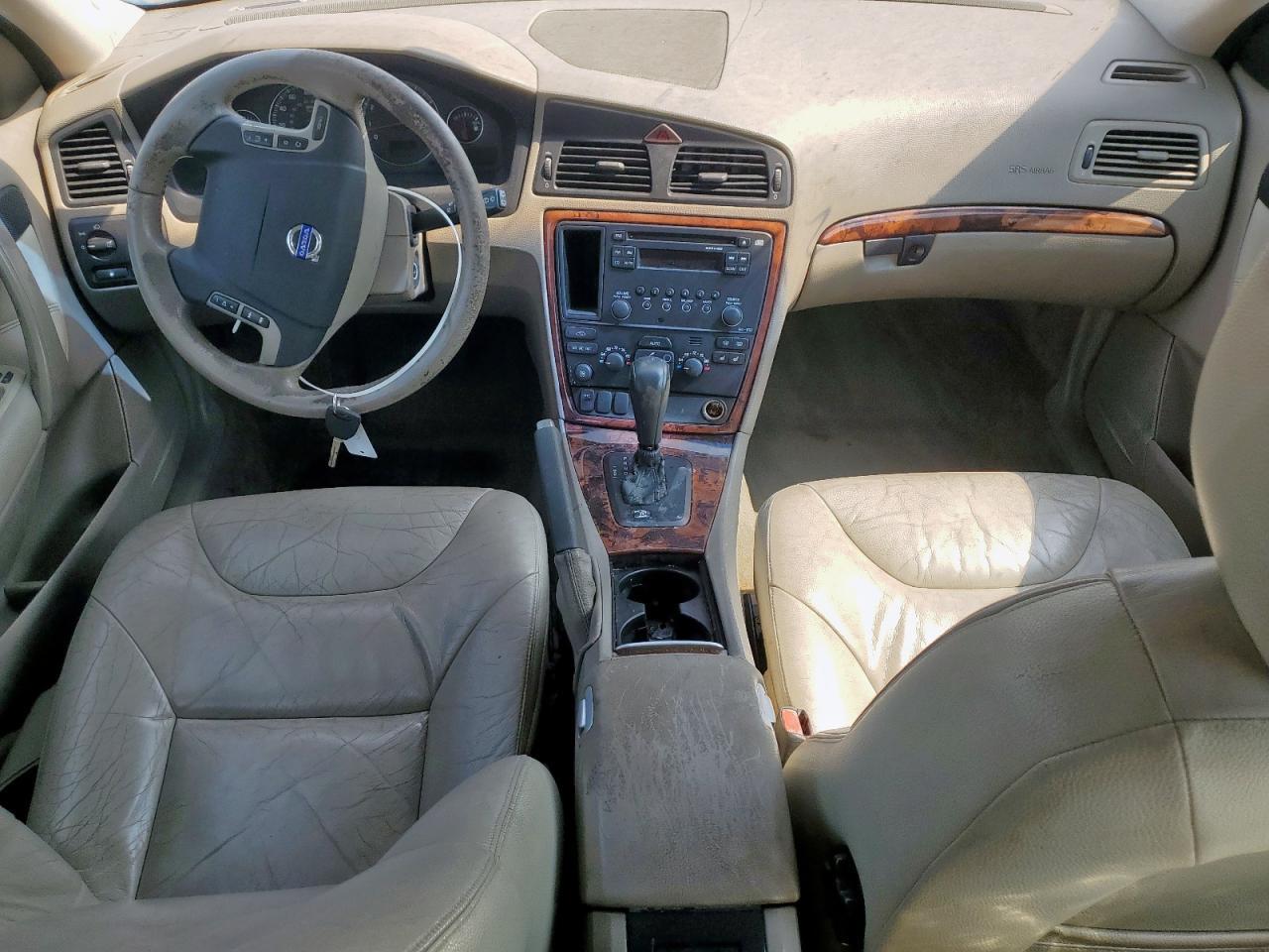 2005 VOLVO V70