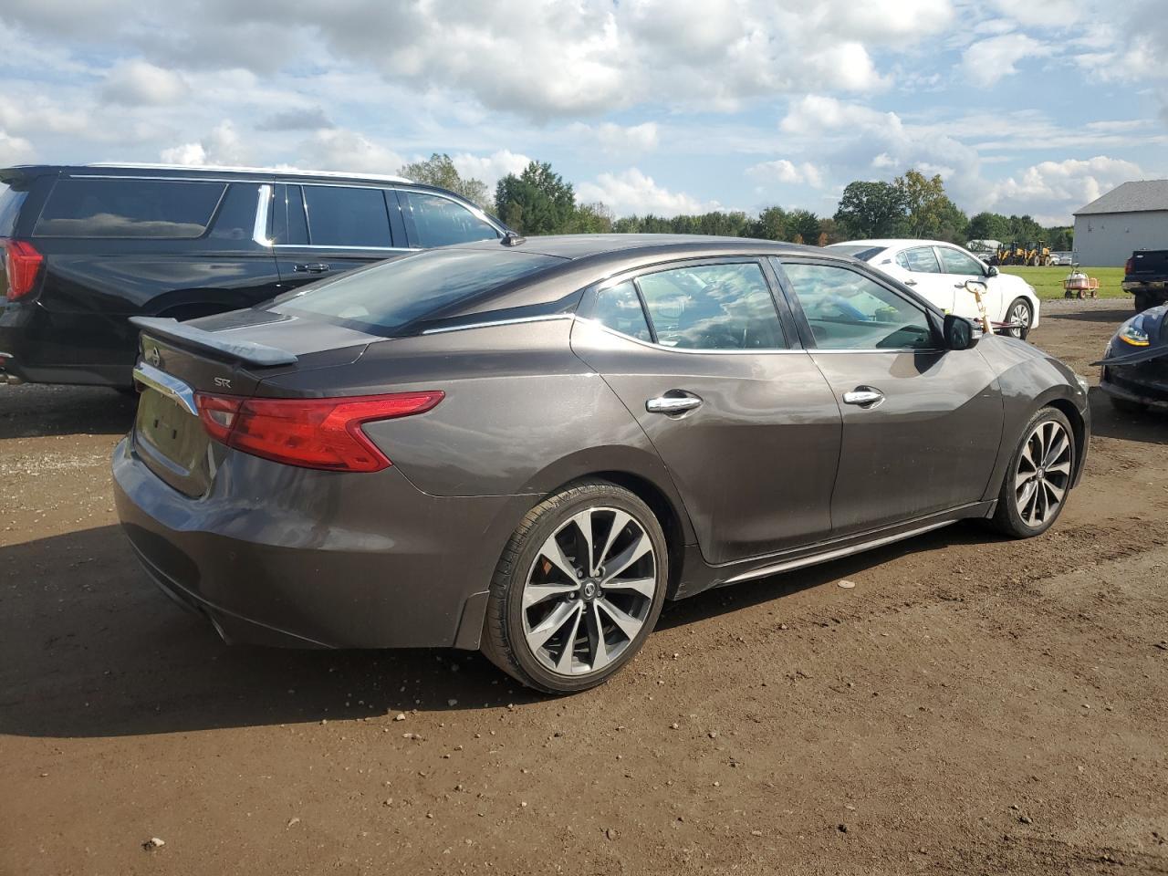 2016 NISSAN Maxima