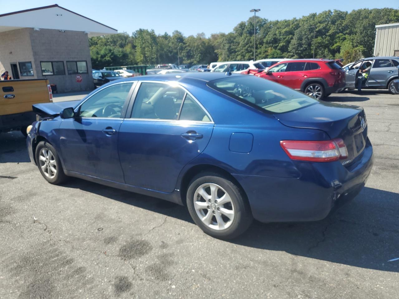 2011 TOYOTA CAMRY