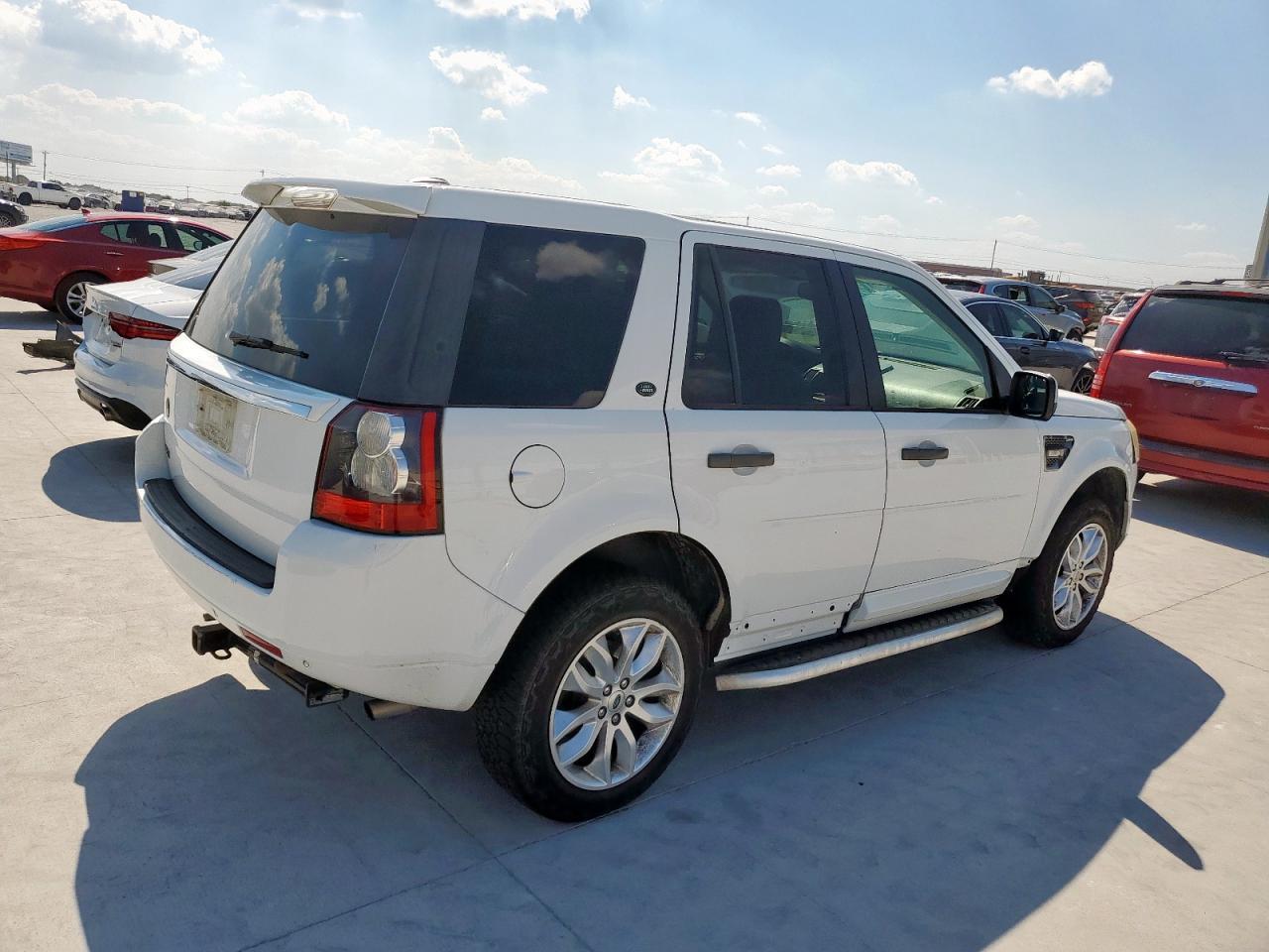 2011 LAND ROVER LR2