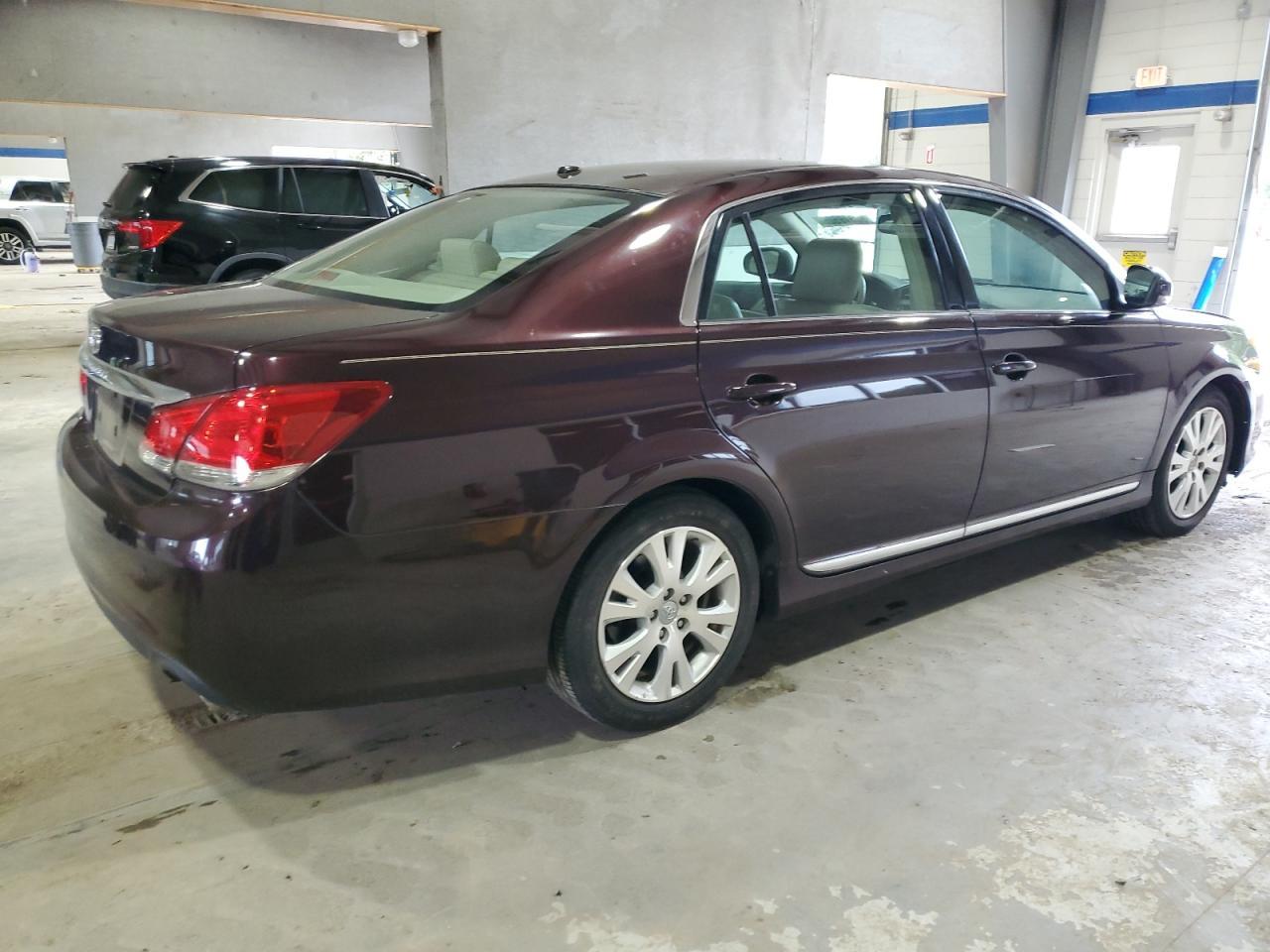 2011 TOYOTA Avalon