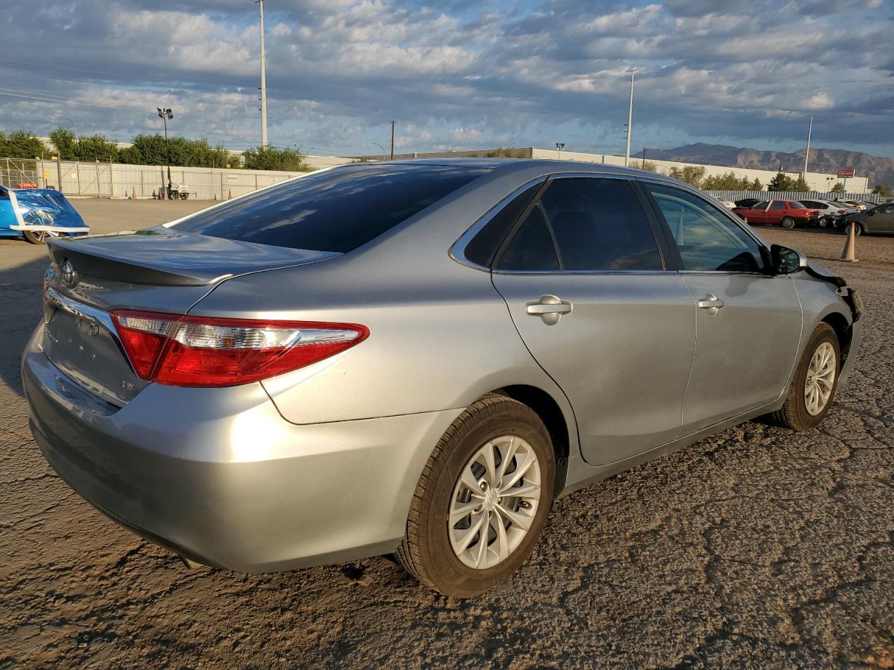 2015 TOYOTA CAMRY