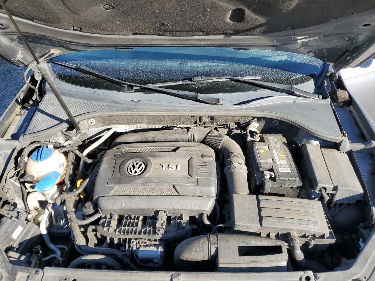 2015 VOLKSWAGEN Passat