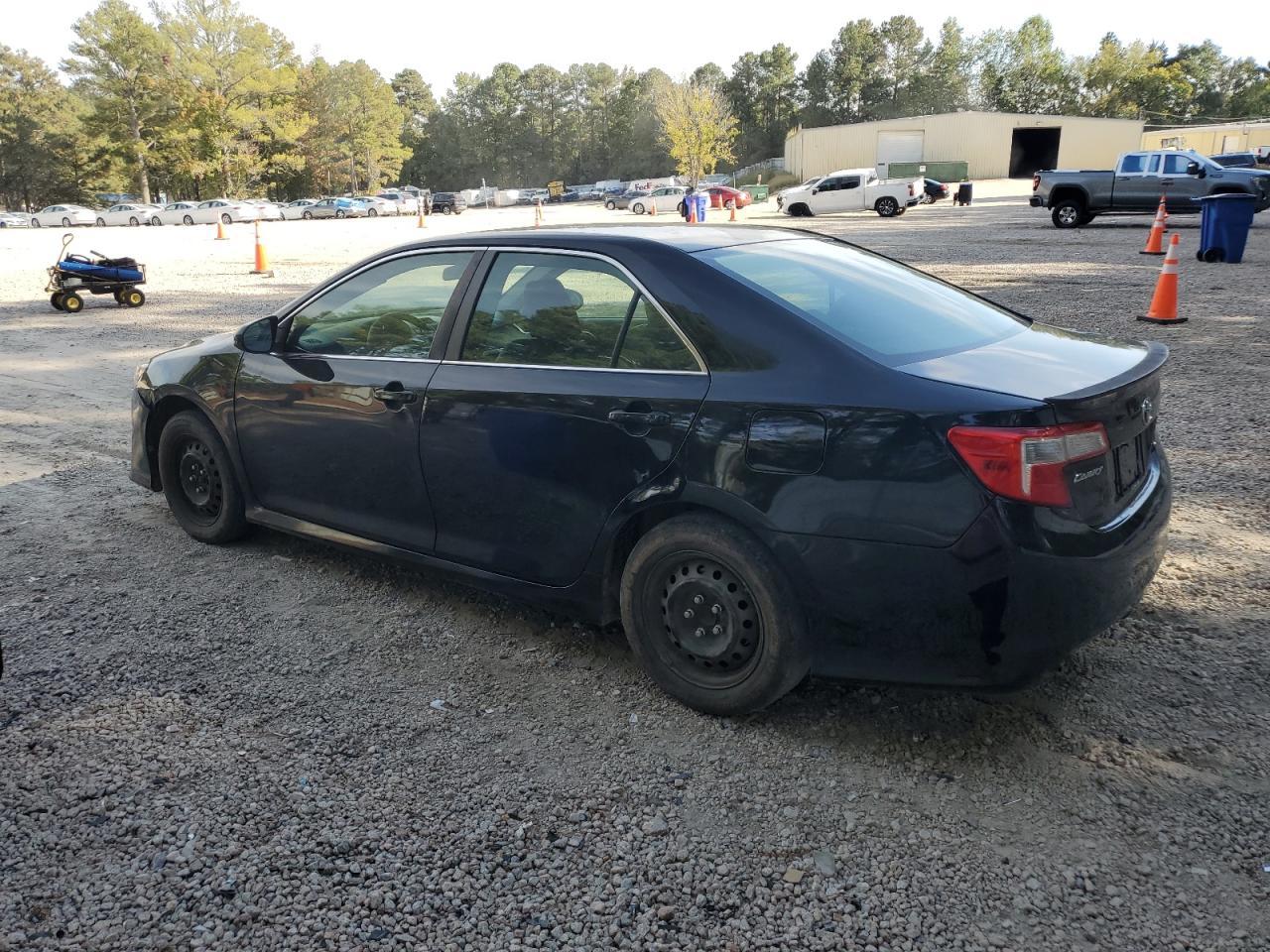 2014 TOYOTA CAMRY