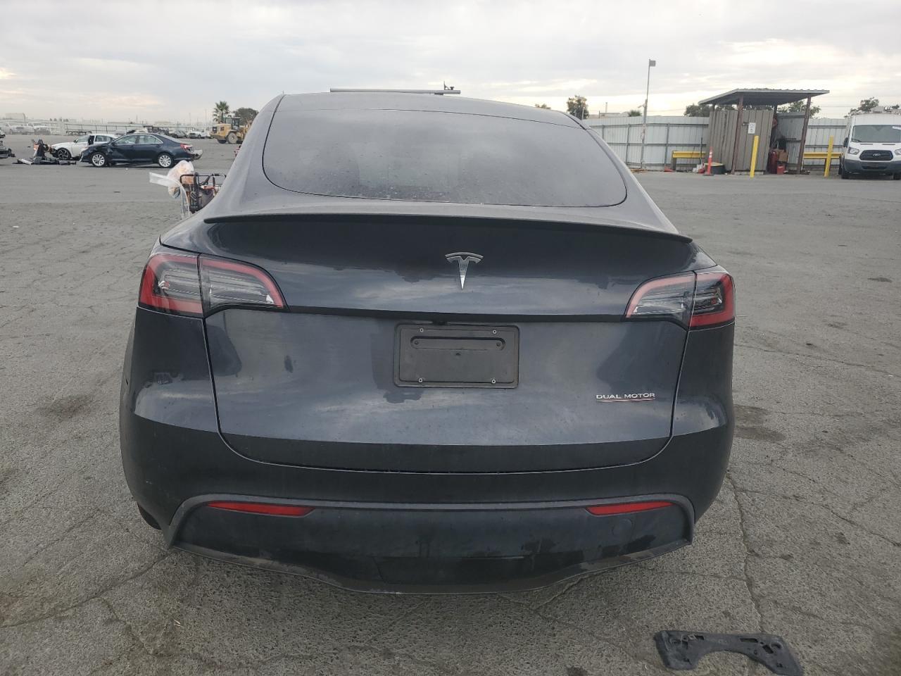 2024 TESLA MODEL Y