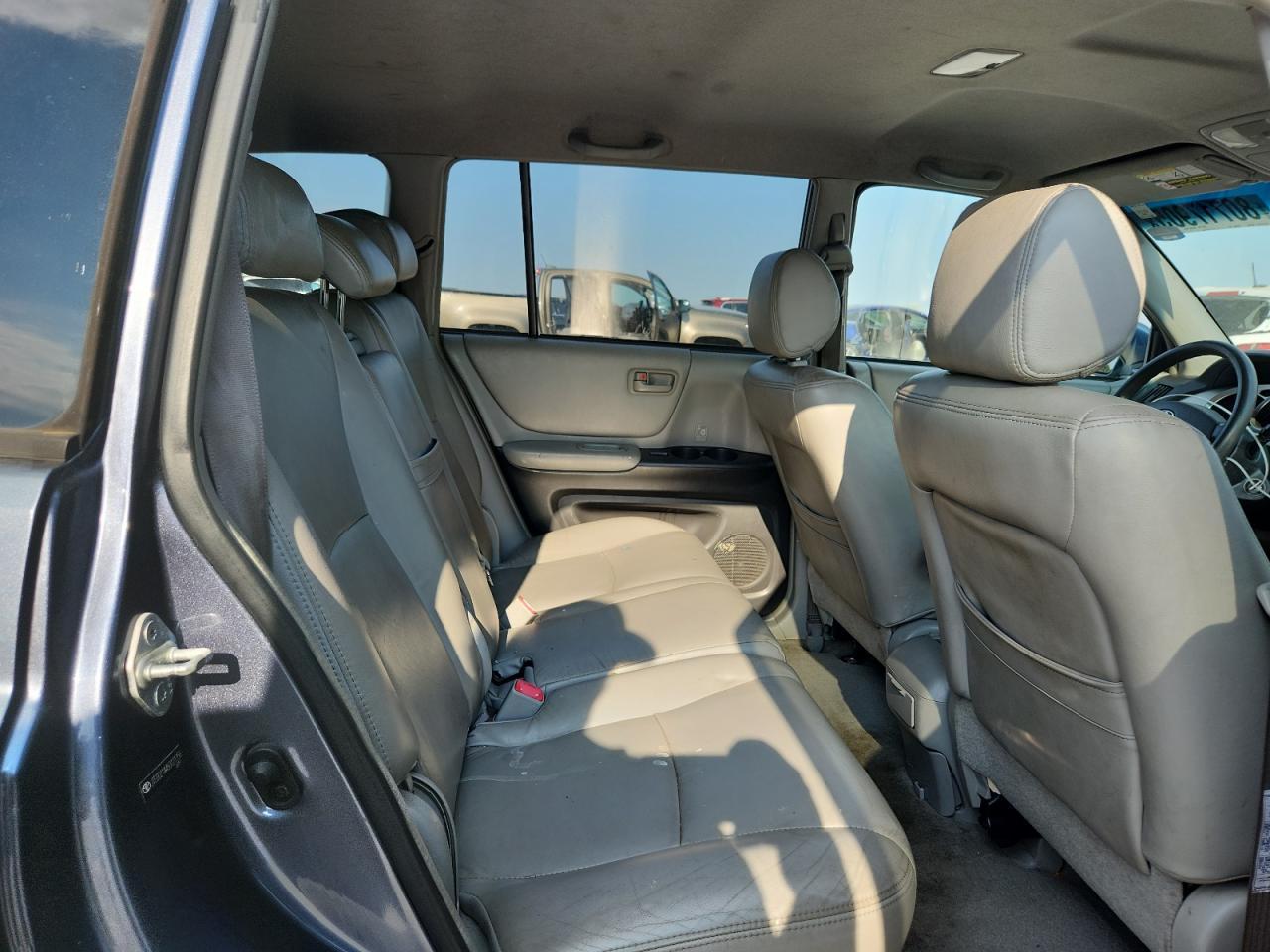 2005 TOYOTA HIGHLANDER