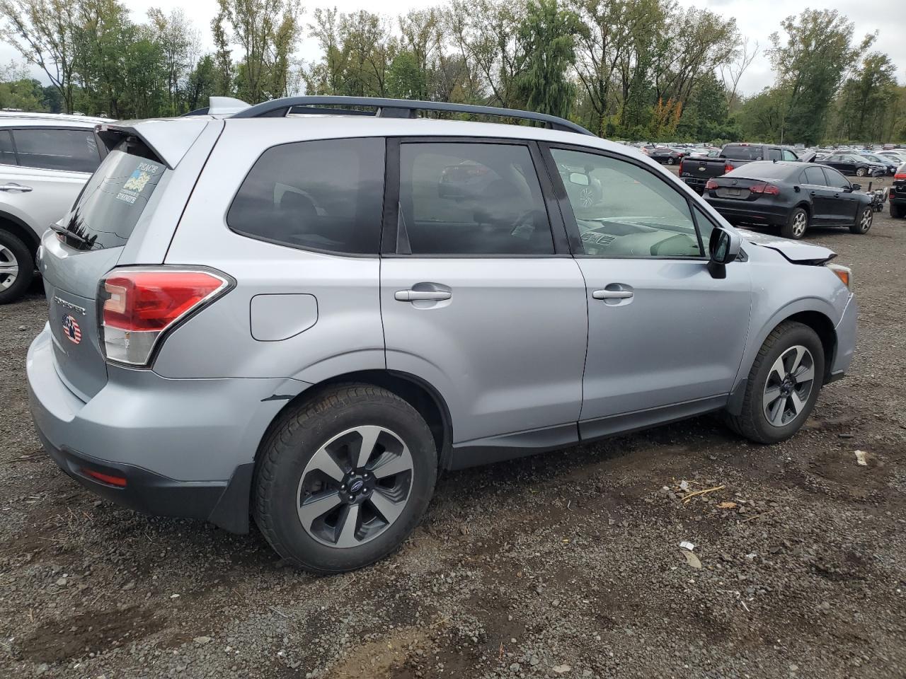 2017 SUBARU FORESTER