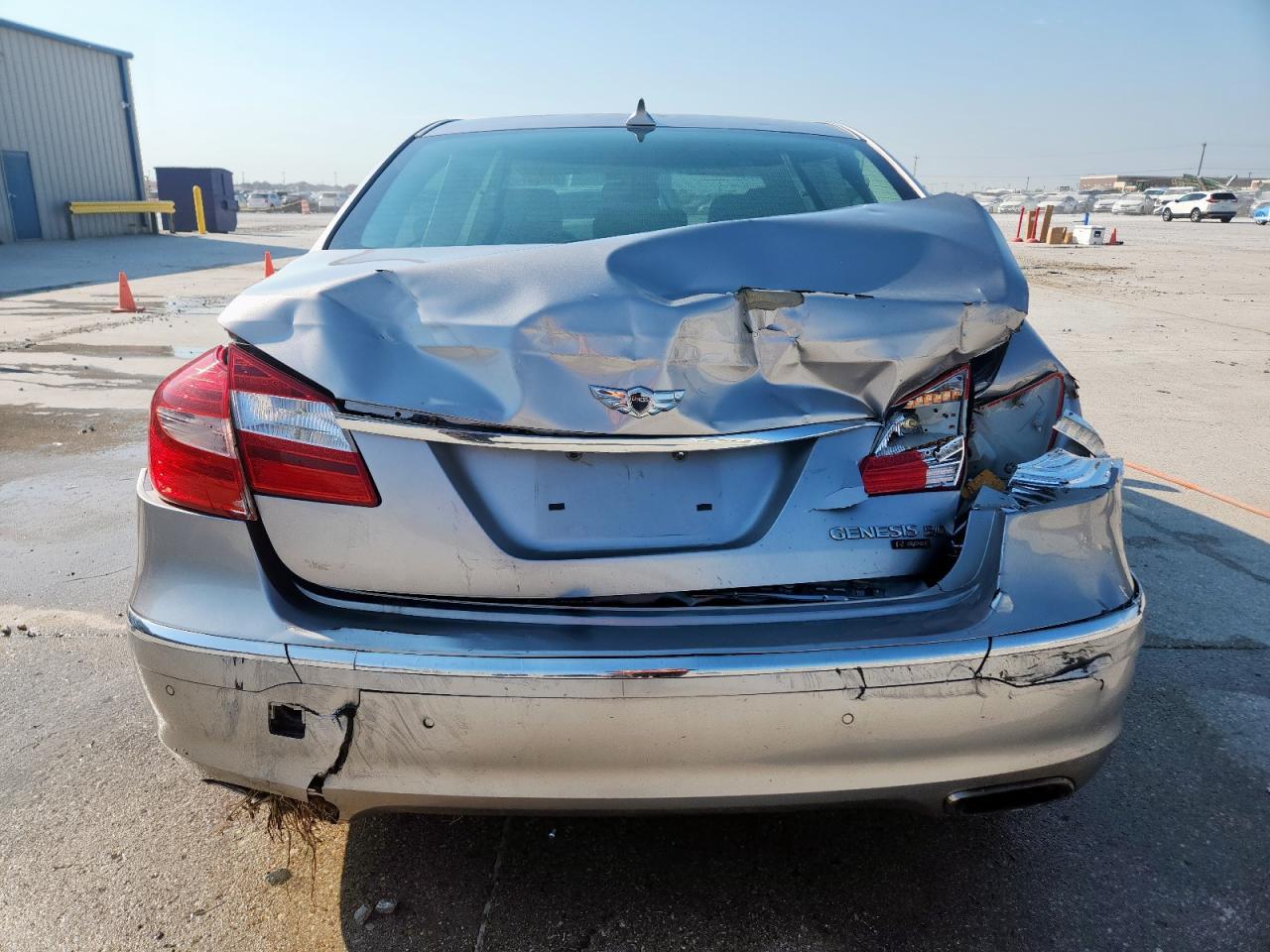 2013 HYUNDAI GENESIS
