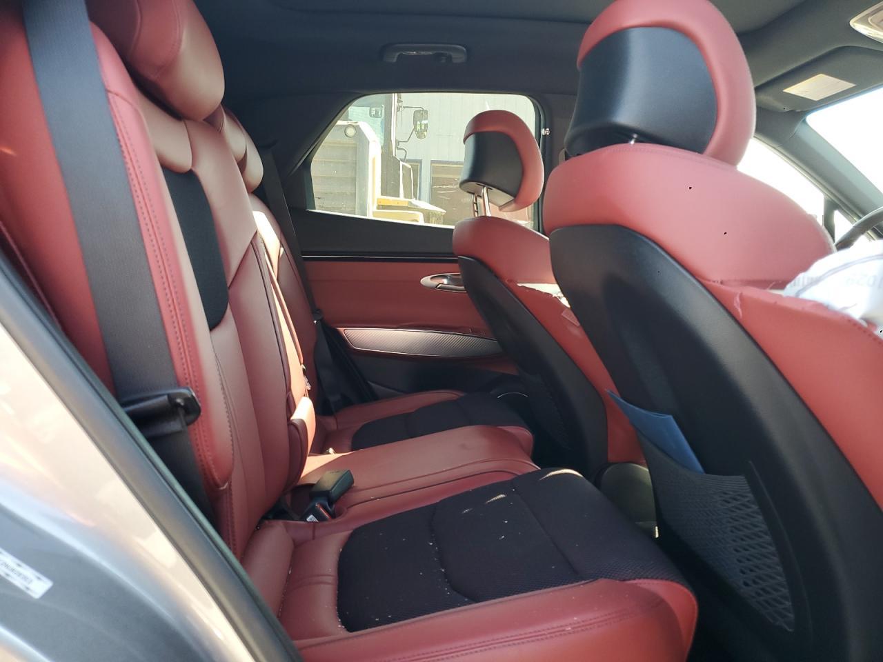 2022 GENESIS GV70