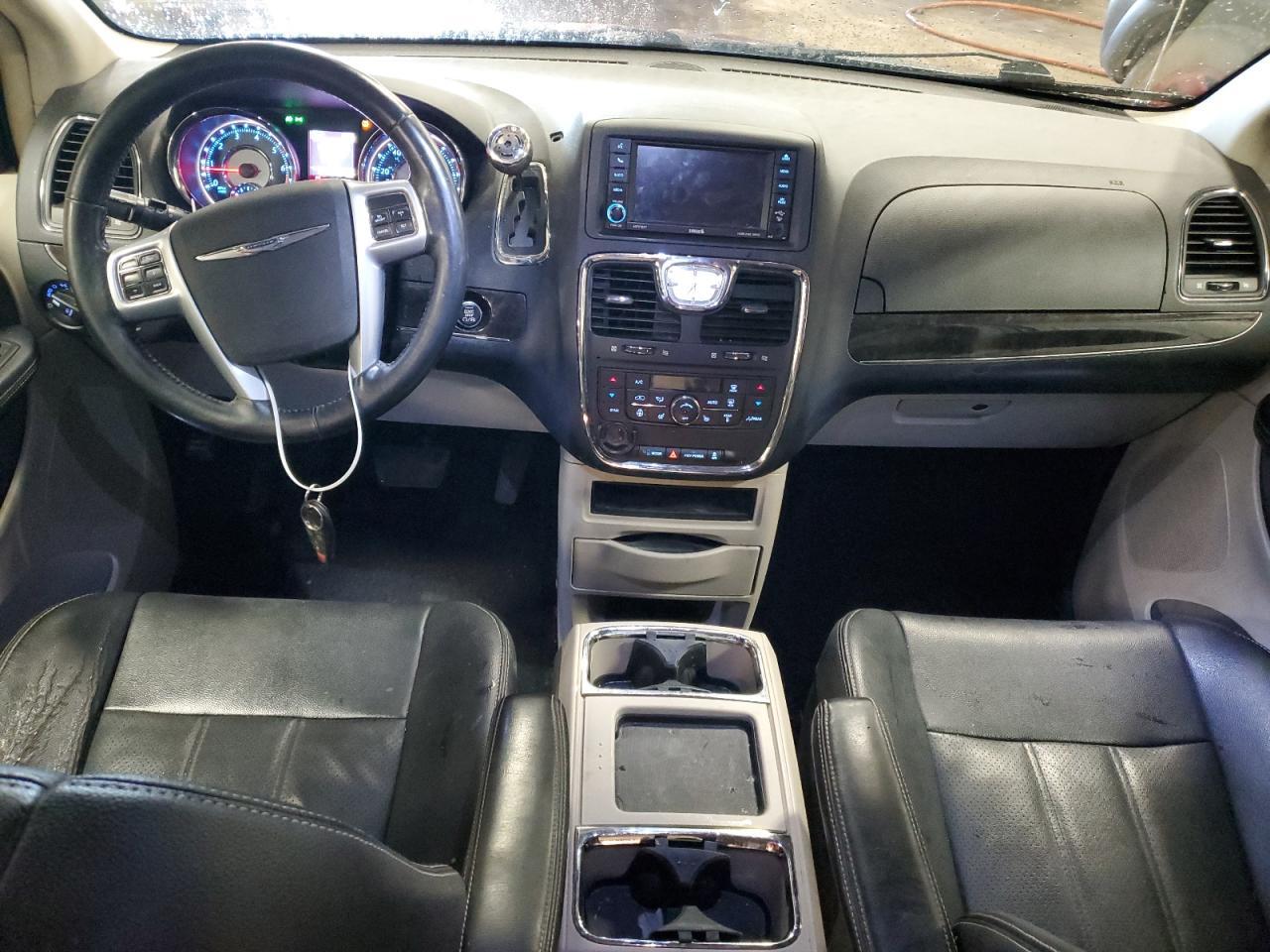 2014 CHRYSLER Town & Country