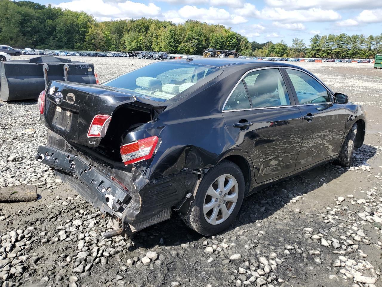 2011 TOYOTA CAMRY