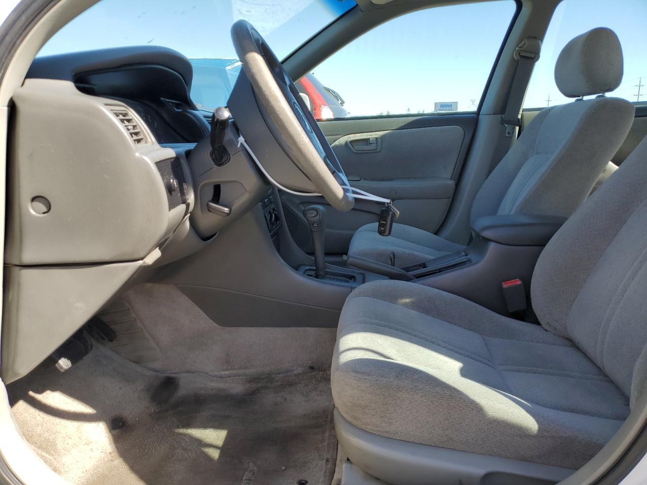 2001 TOYOTA CAMRY