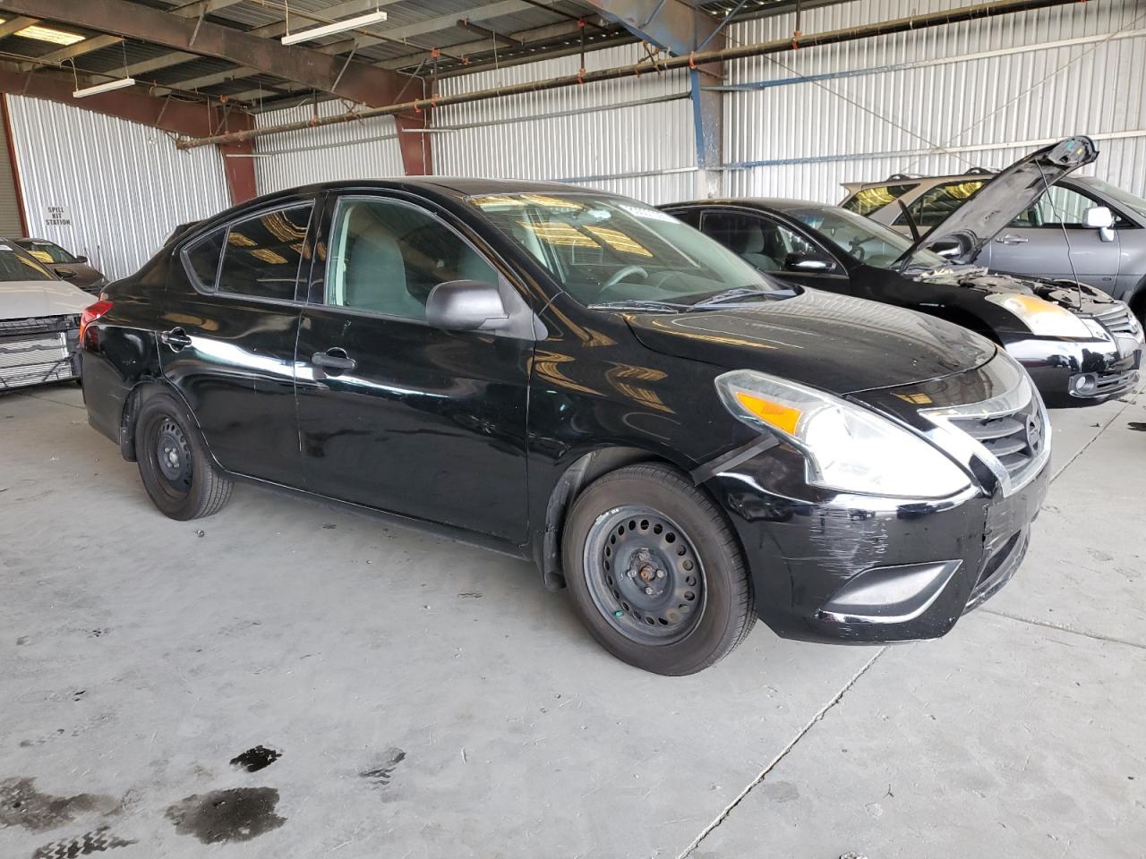 2015 NISSAN VERSA