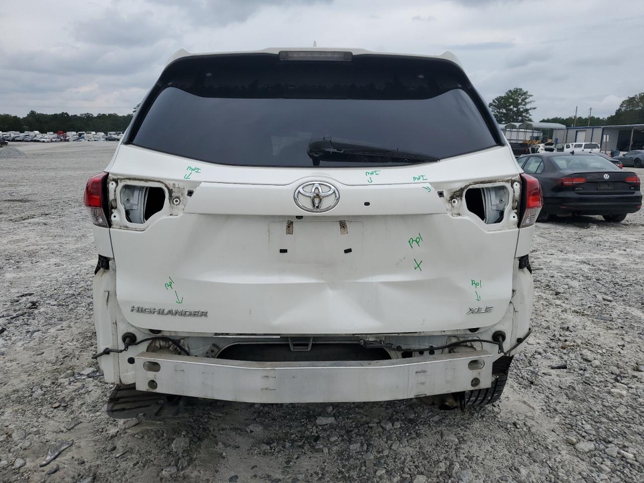 2017 TOYOTA HIGHLANDER