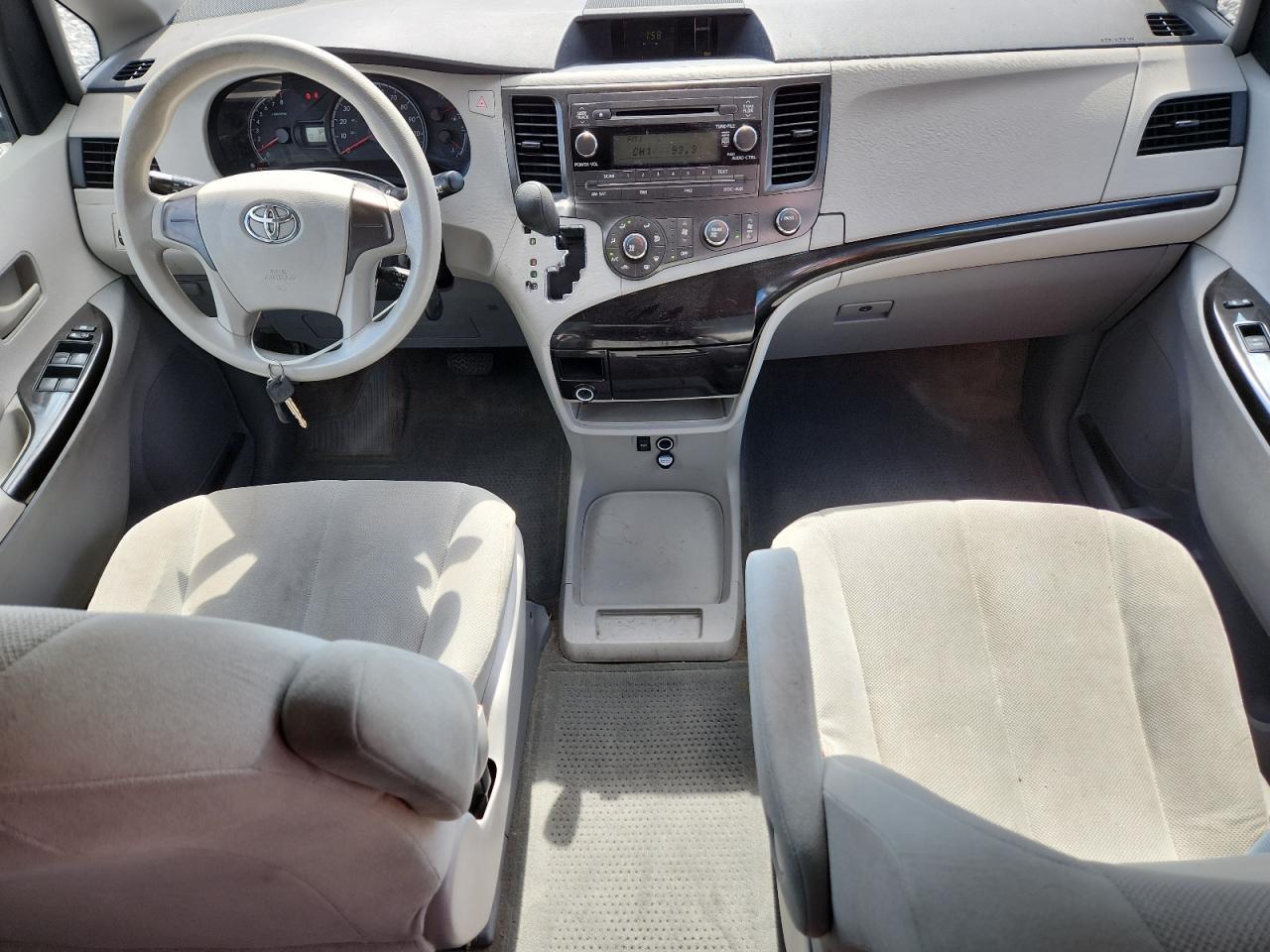 2012 TOYOTA SIENNA