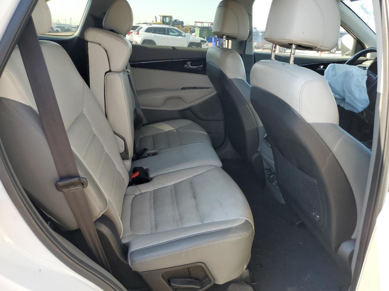 2017 KIA SORENTO