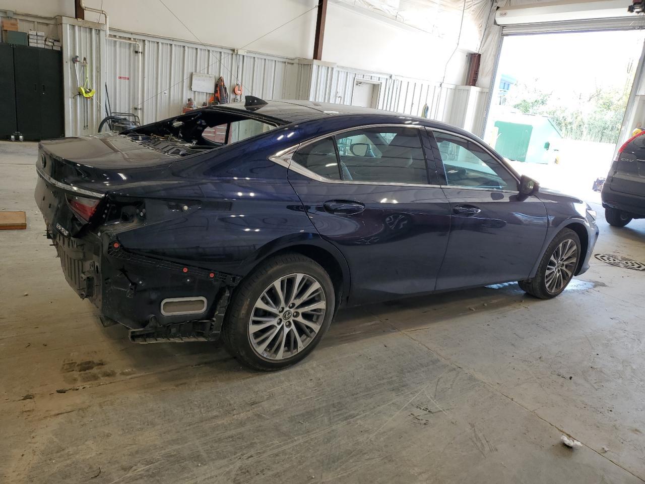 2020 LEXUS Es