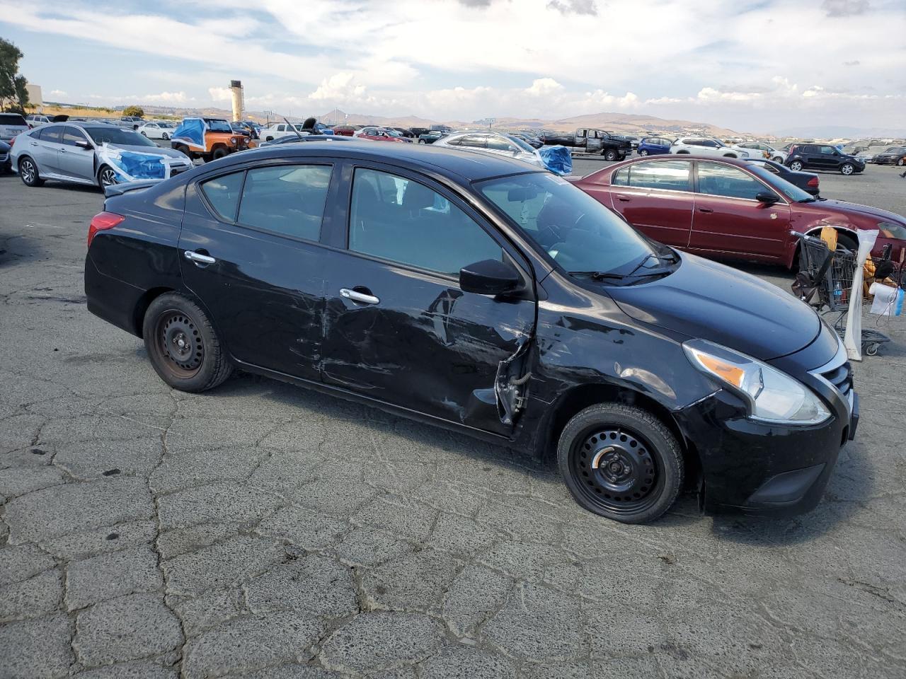 2017 NISSAN VERSA