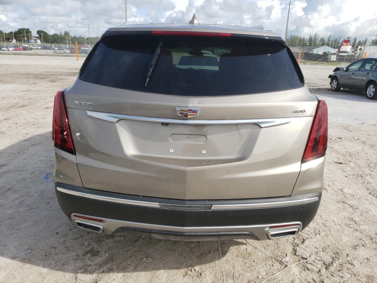 2022 CADILLAC XT5