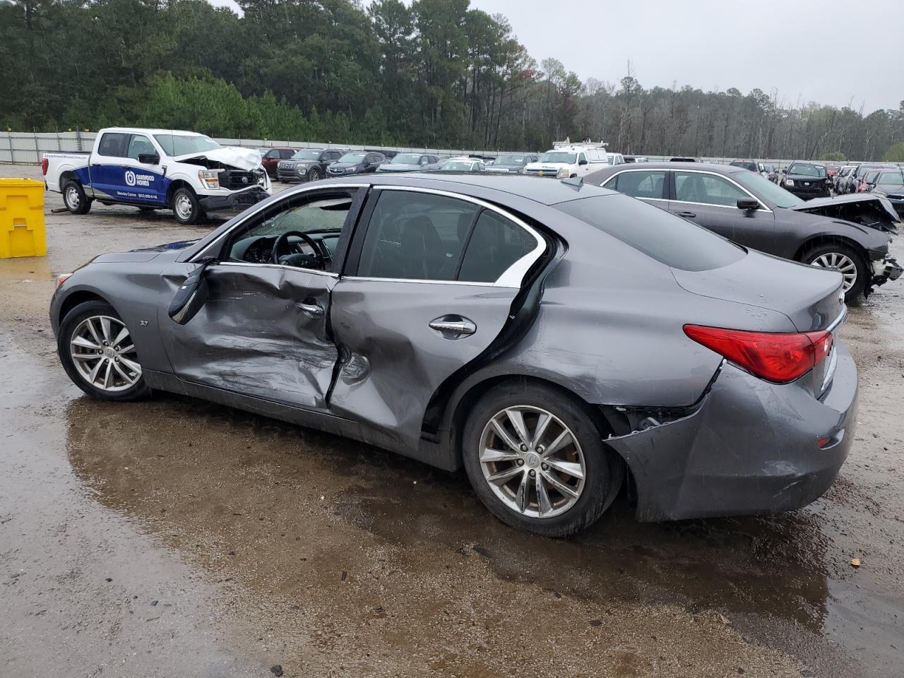 2015 INFINITI Q50