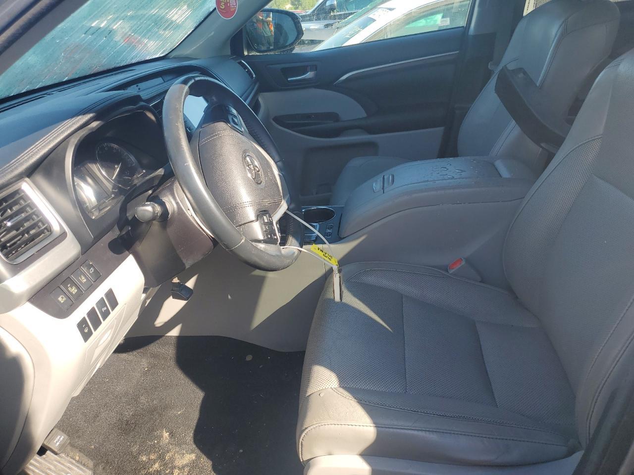 2016 TOYOTA HIGHLANDER