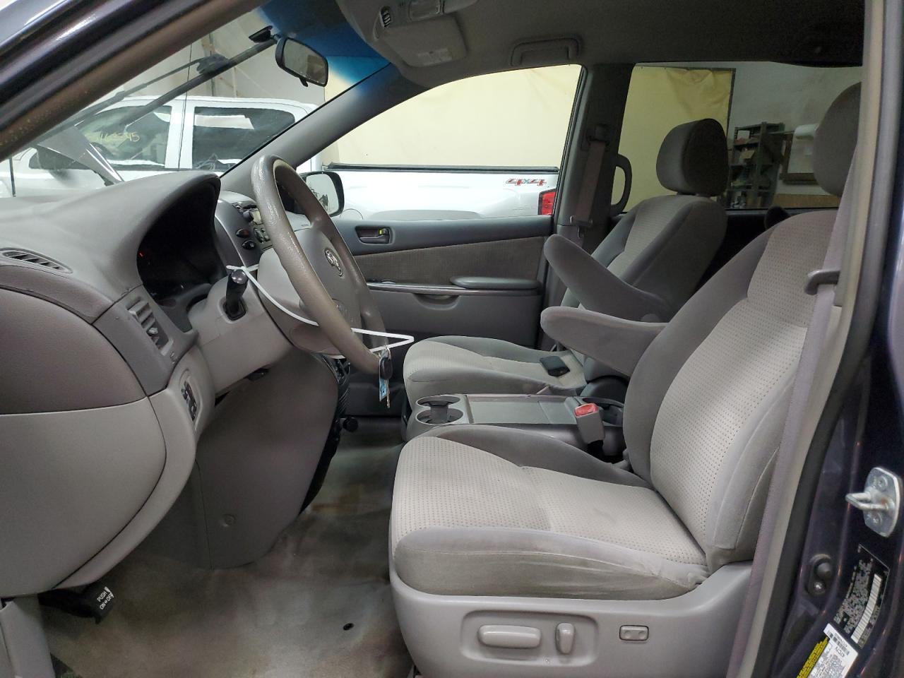 2006 TOYOTA SIENNA