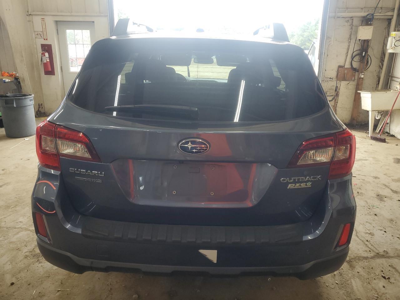 2015 SUBARU Outback