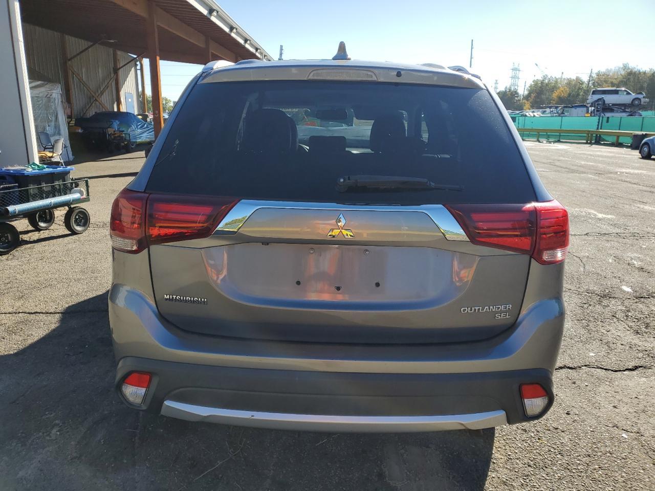 2018 MITSUBISHI outlander