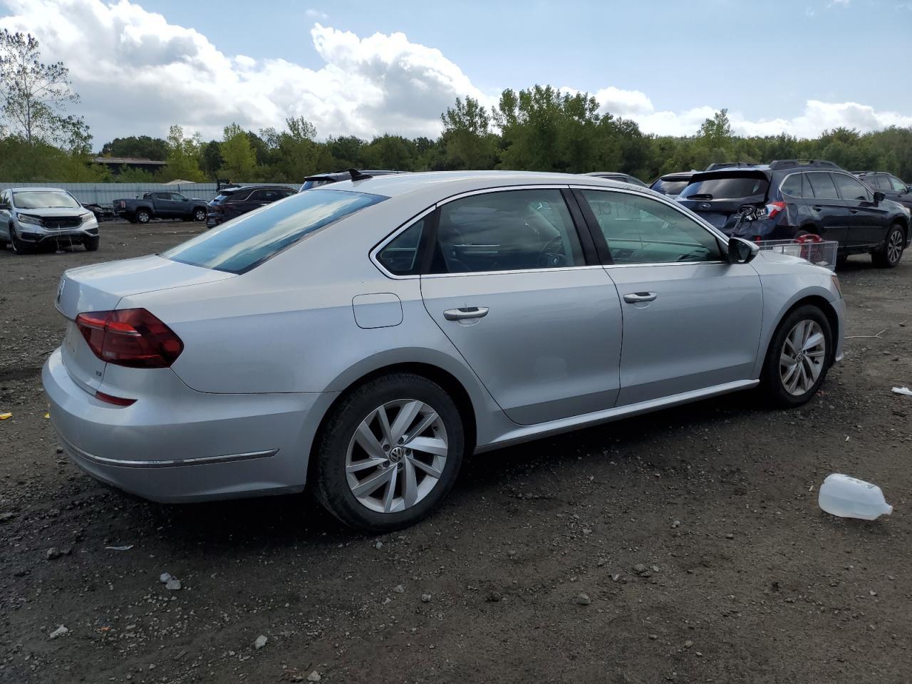 2018 VOLKSWAGEN Passat