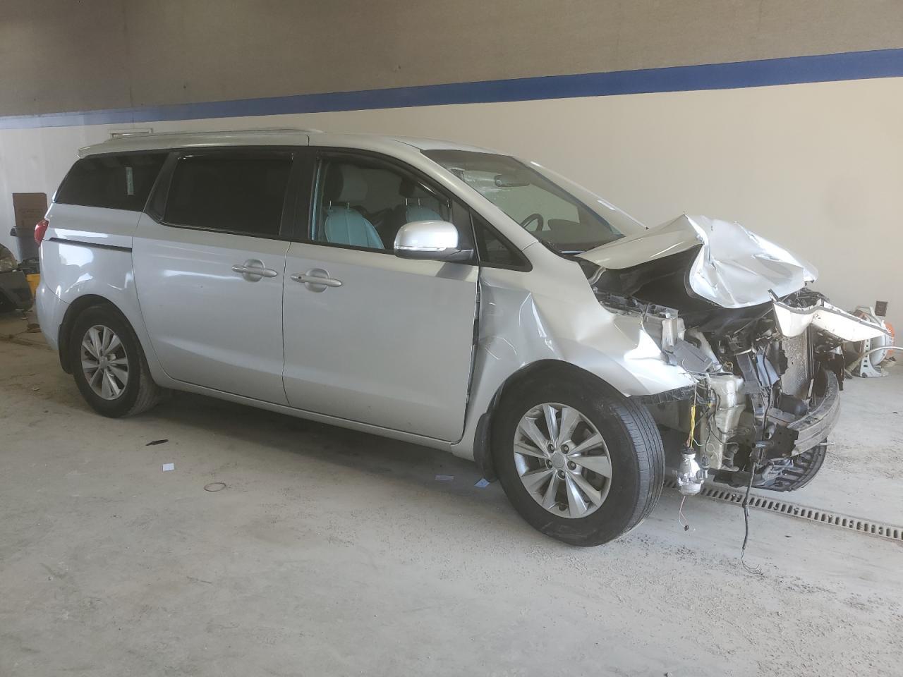 2016 KIA SEDONA