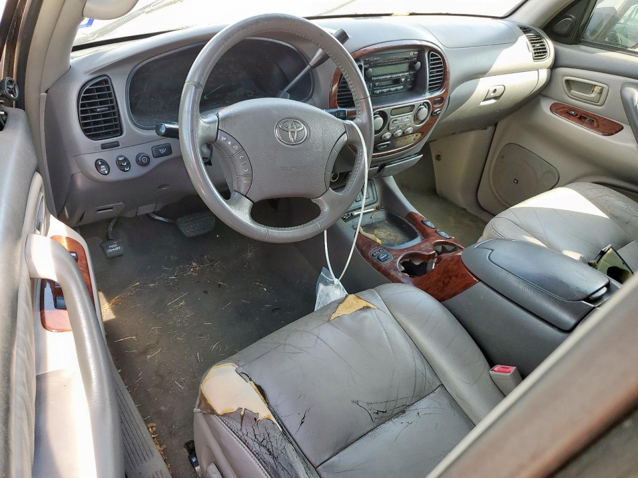 2005 TOYOTA Sequoia