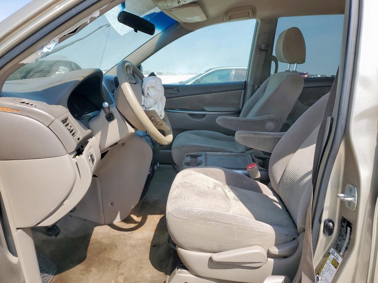 2009 TOYOTA SIENNA