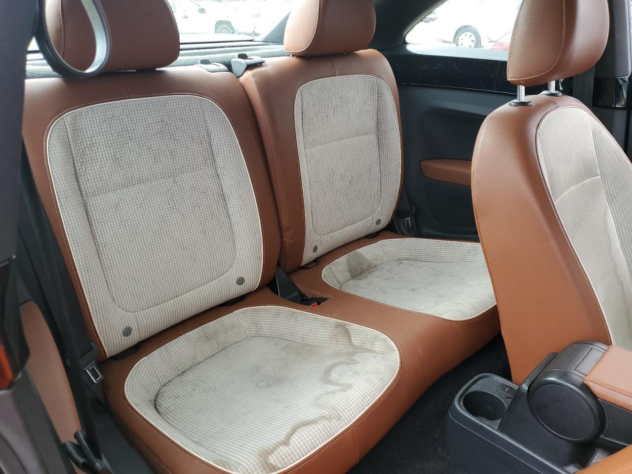 2015 VOLKSWAGEN Beetle