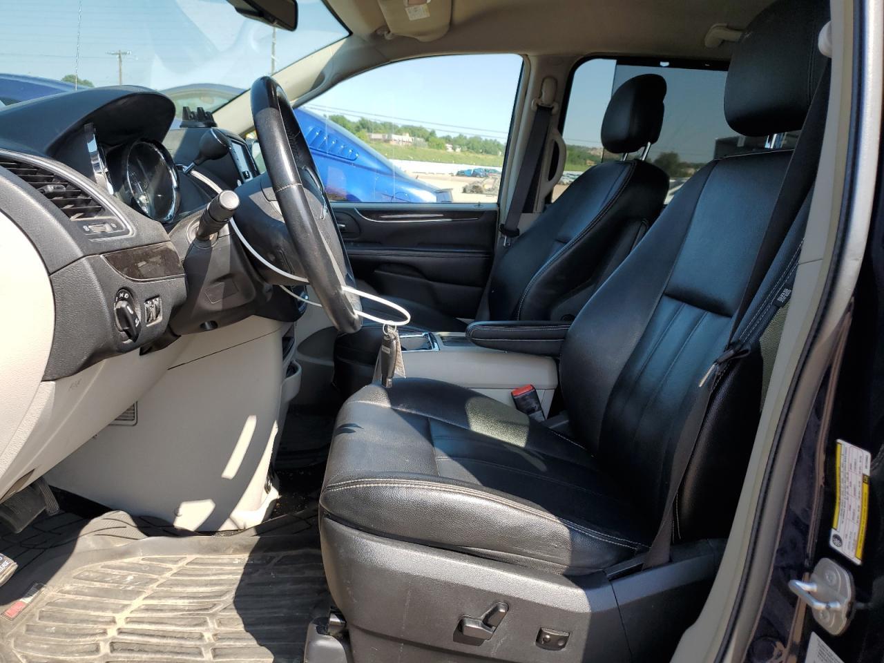 2016 CHRYSLER Town & Country