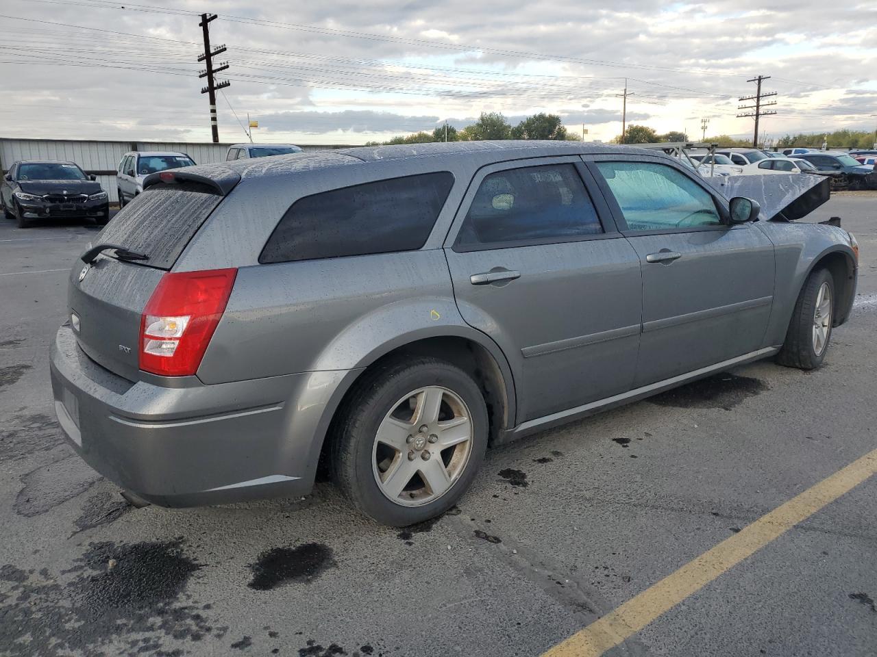 2005 DODGE MAGNUM