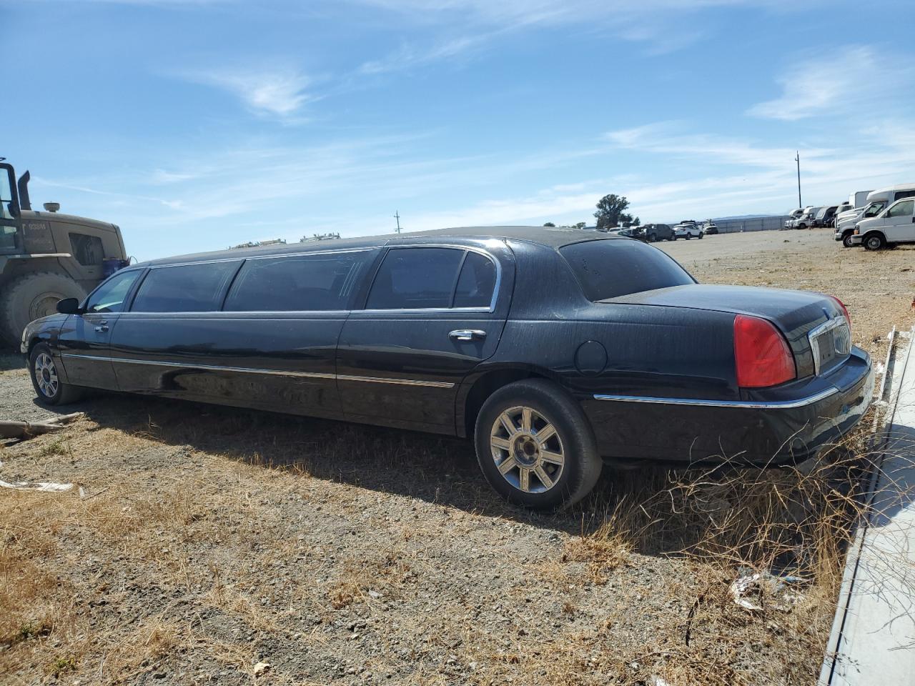 2011 LINCOLN Town Car