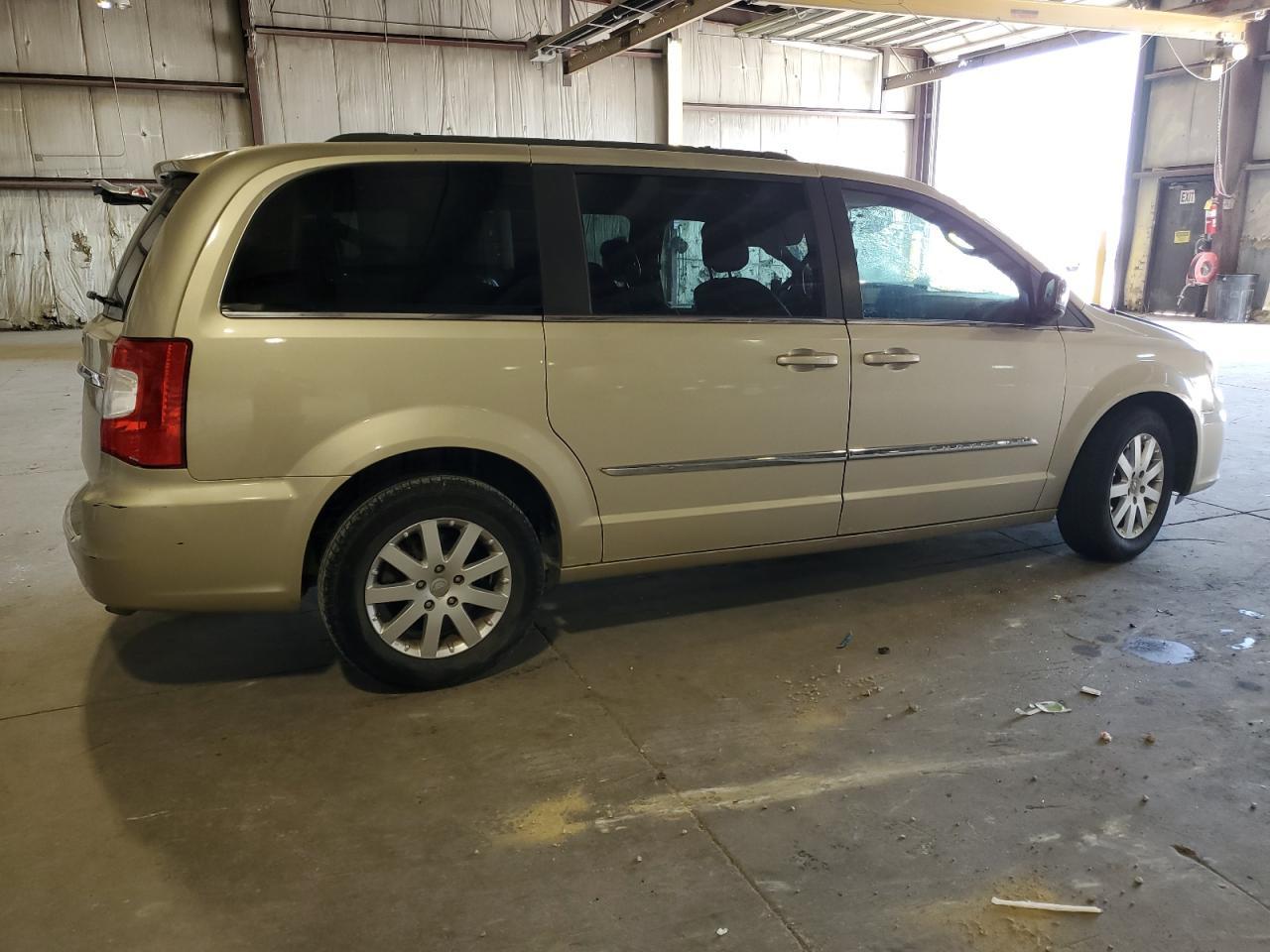 2012 CHRYSLER Town & Country