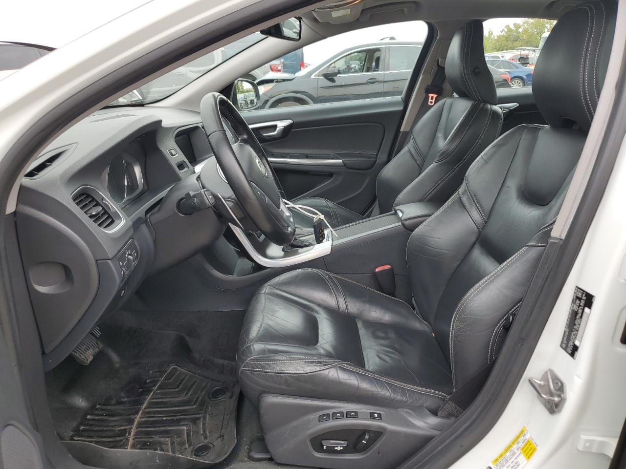 2014 VOLVO S60